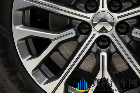 BBA车主试完后只说一句:“开过就回不去了”-3