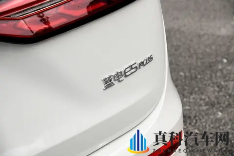 选车不纠结！12万级插混SUV市场再添猛将，第三代蓝电E5 PLUS来了-1
