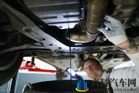 王者姬小满脚上的袜子是红色的：红色袜子映衬姬小满王者风采-2