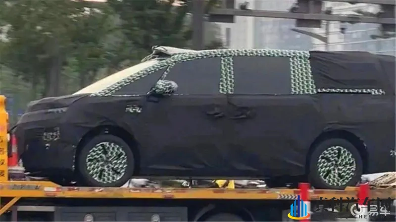 零跑MPV曝光，增程和纯电双动力，预计2026年6月上市-1