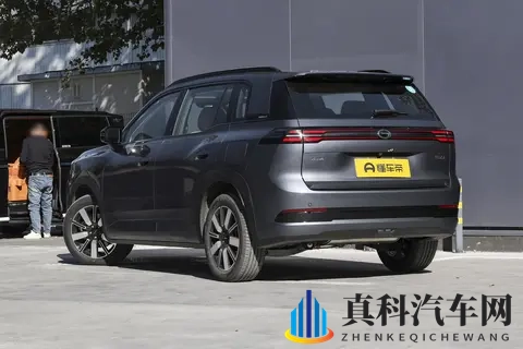 埃安i60增程版：亏电油耗55L，增程器启动噪音小，加速不肉-3