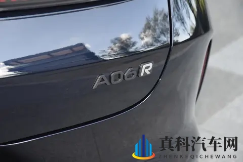 1199 万起售，激光雷达、800V 高压平台，它适合家庭用户吗？-1