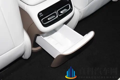 年轻人的新选择深蓝L06正式预售，预售价13.99万元起-1