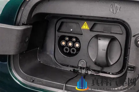 预算20万元以内，想买六座SUV？零跑C16值得一看！-2