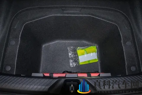 磁流变悬架+3nm芯片,定价1399万元,深蓝L06够卷吗?-2