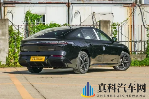 新手也能开的轿跑!东风奕派 eπ007 + 好开又安全-3