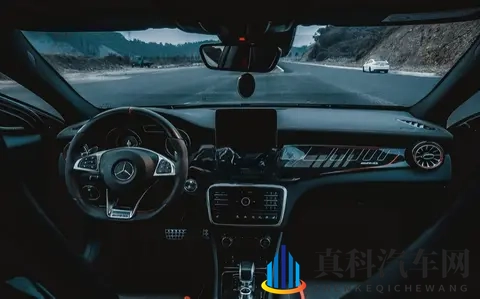 2026 款 AMG C 43 4MATIC 官降背后:奔驰 AMG 品牌的市场竞争策略解析-2