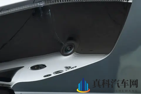 逆天黑科技!领克09四驱探索版:1988万起能买到30万级的体验?-2