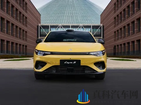 零跑Lafa5将于11月28日上市，提供两套辅驾方案，预售1058万起-3