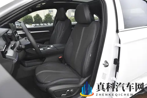 吉利星瑞推出全新版本,加入中国传统文化元素,价格更实惠-1