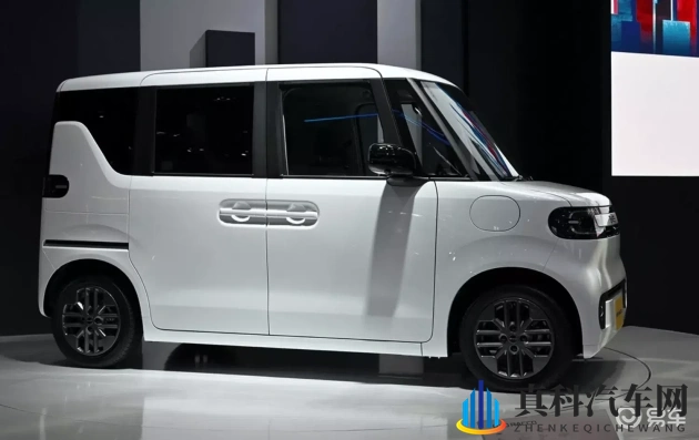 少妇3p：汽车科技新突破，女性驾驶更轻松-1