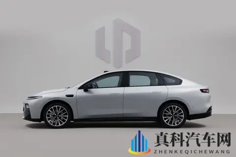 零跑10月销量暴涨,这辆B01功不可没?-3