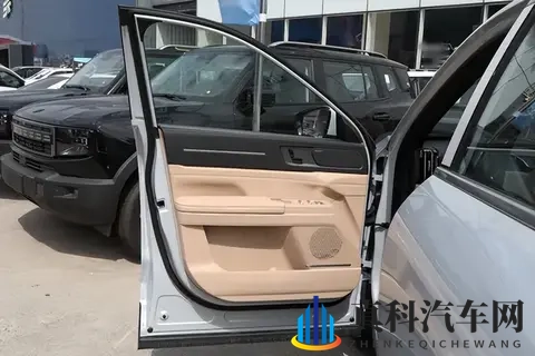 10-14万能买到硬核安全?家用大七座SUV真实测试告诉你答案-2