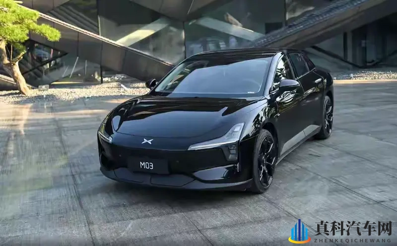 没对比就没伤害！小鹏M03遇上长安启源A06，差距蛮大的-1