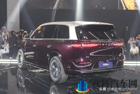 六座SUV第三排太挤?3120mm轴距神车让180cm壮汉秒变葛优躺-1