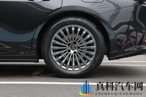 丰田皇冠 (进口) 2024 款 HEV 双版本选买解读-2