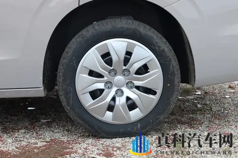 家用MPV如何选？五菱星光730插混版，全家人都满意的一台车-1