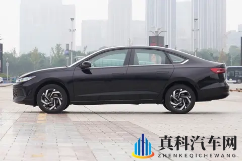 双前脸可选 上汽大众朗逸Pro实车亮相 配15T动力-3