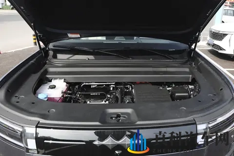 方程豹钛7：续航超1300km，越野能力强，适合家用-1