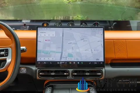 30 万级渡水的方盒子!纵横G700 :馈电油耗 795L,越野家用不纠结-3