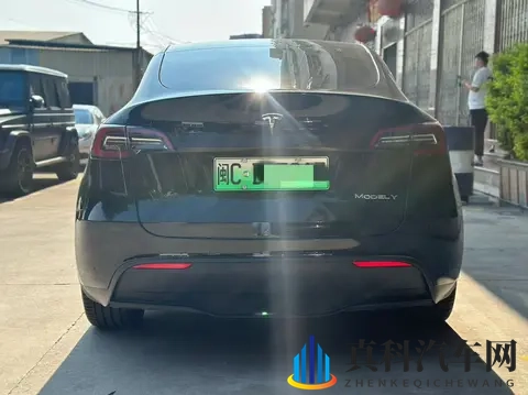 14万多拿下22年特斯拉Model Y，告别油车焦虑，通勤代步值不值？-1