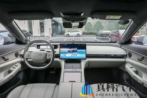 新能源轿车怎么选？标配8295+空悬+CDC，星纪元ES够卷吗？-1