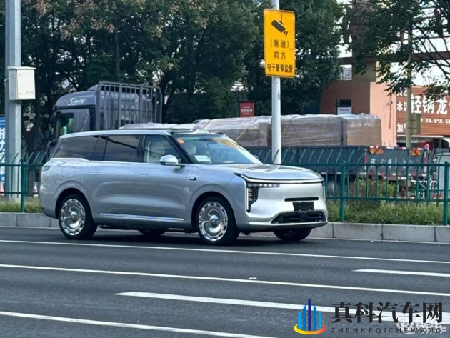 小乔翻白眼流口水流眼泪的：智能汽车体验：颠覆传统，未来已来-1