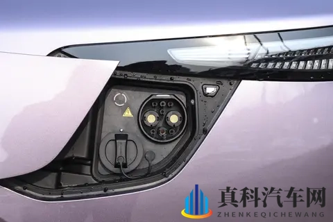 雪豹四驱+猎鹰辅驾+1645km续航：星纪元ES增程版试驾惊喜体验-1