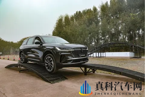 豪华 SUV 怎么选?实测后我偏向航海家✨-1