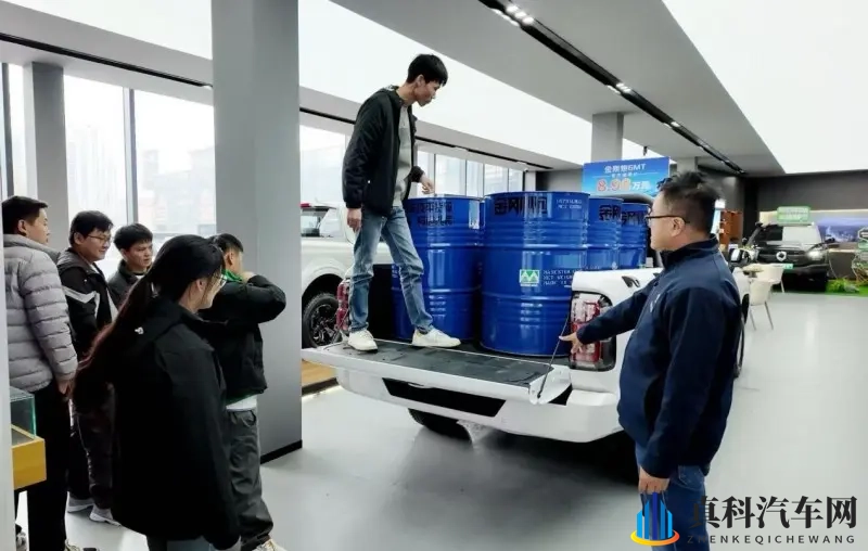 好开！好用！好省心！10万元级自动挡皮卡金刚炮上市即热销-1