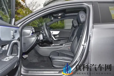 奔驰A级AMG：热血可以，但要可日用-2