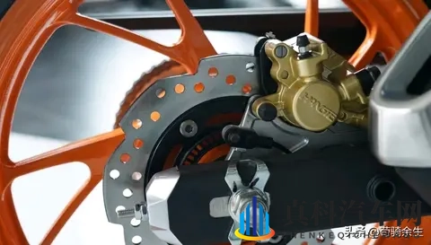 仿赛的颜值街车的心!本田宝藏车型NSP190,安全省油续航全打包!-2