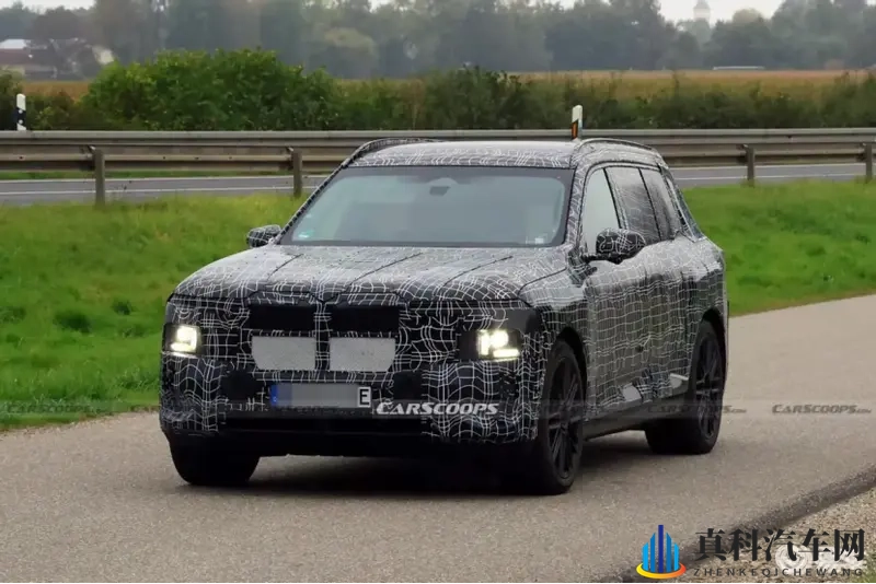 宝马全新旗舰iX7谍照首度现身,预计2027年登场-1