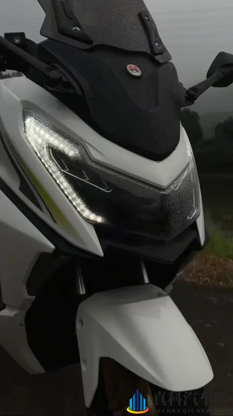 5380元起！诺维娜M6 150踏板，动力配置双在线，这波操作太香了！-1