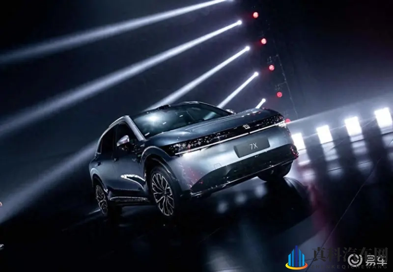 6C快充+900V,极氪7X来袭,上市硬刚Model Y-1