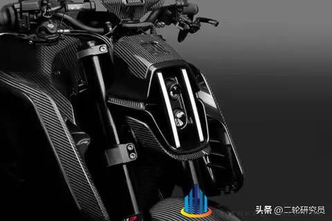 巴博斯跨界摩托车圈!这辆“德系猛兽”能否碾压日系?-2