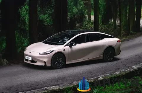 从20万级到15万级,昊铂GT再上新,低价走量成杀手锏-3