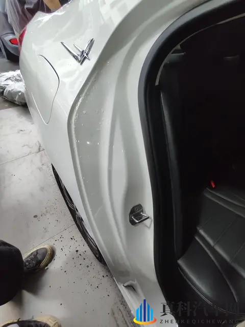 【网通社快报】丰田发布氢动力塔科马概念皮卡:547马力、排放水可洗澡-1