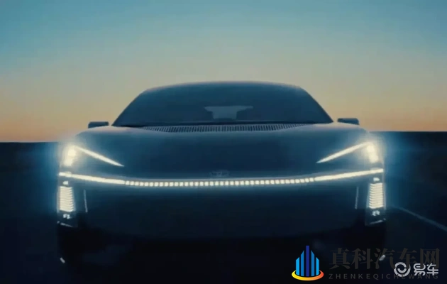 公交车挺进老师体内：人体艺术融入公交设计，创新创意引关注-1