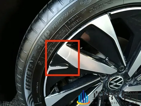 22年帕萨特330TSI豪华版,一手准新,12万享高级驾乘!-1