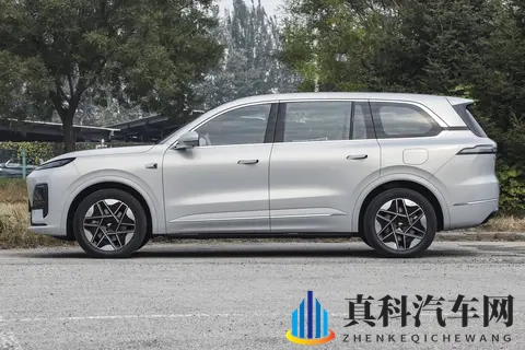 全家出游新选择？深蓝S09能否成为六座SUV的黑马！-3