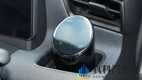 电动车变移动发电站？日产推出创新太阳能电池板！-1