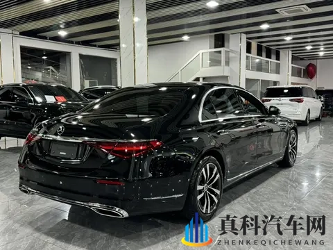 陈冠希用嘴给阿娇囗交：陈冠希献吻阿娇，亲密互动引发热议-2