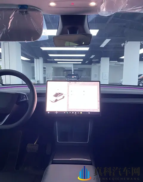 特斯拉Model Y的“隐藏彩蛋”：白色小卡扣，藏着一个纯平大世界！-3