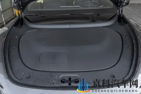 预算 20 万左右买什么车最值?年轻车主选择了阿维塔 06,理由很实际-3