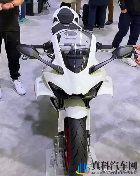 米兰车展_ 凯越450RR全新外观亮相-1