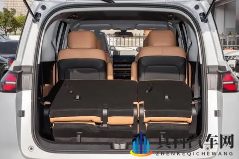 家用MPV新选择！768万起，真7座，续航超1000km，星光730 PHEV-2