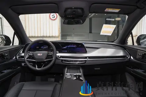 买凯迪拉克 XT5 看这篇:家用选大都会,复杂路况选四驱-2