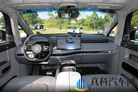 27.99万起售，“无人问津”？这款中型MPV咋回事？-1