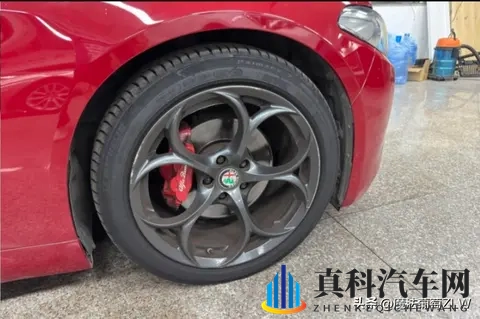 比3系能打,却被说不如BBA?这台意式轿跑凭啥让人为它争破头-2